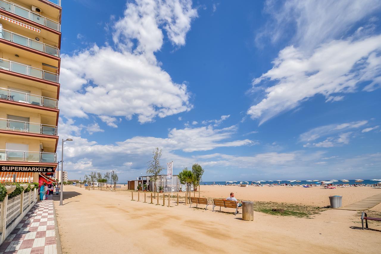 Hauzify I Apartament Rosa Dels Vents Santa Susanna Bagian luar foto